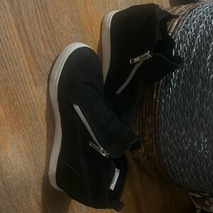 Cute girls shoes suede like material